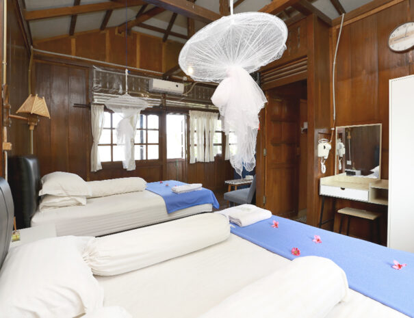 Family Room With Balcony4