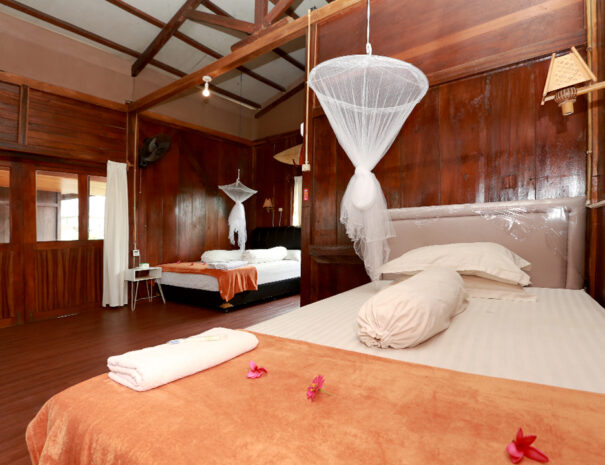 Family Room with Private Bathroom6